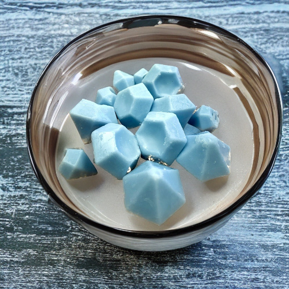 Couture Candlez by Jewelz luxury wax melts with notes of cotton, neroli, & rain (Saint Sapphire)