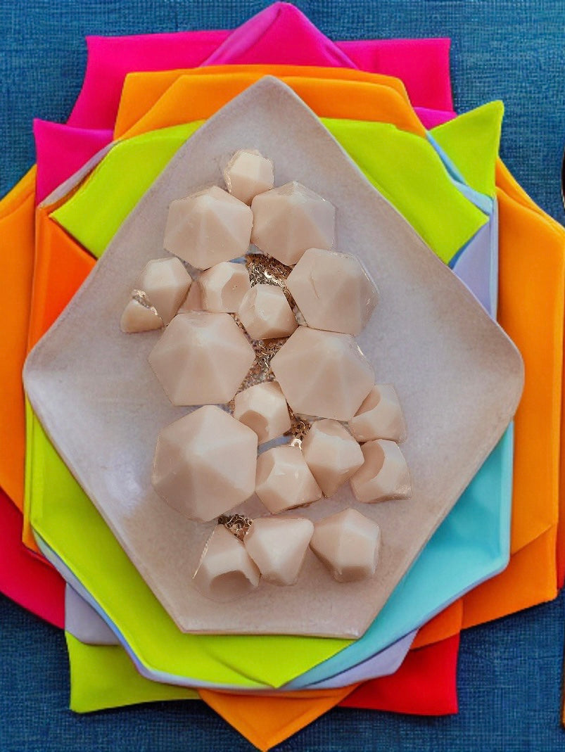 Couture Candlez by Jewelz luxury wax melts with notes of caramel, coconut, & cream (Coco Capri)