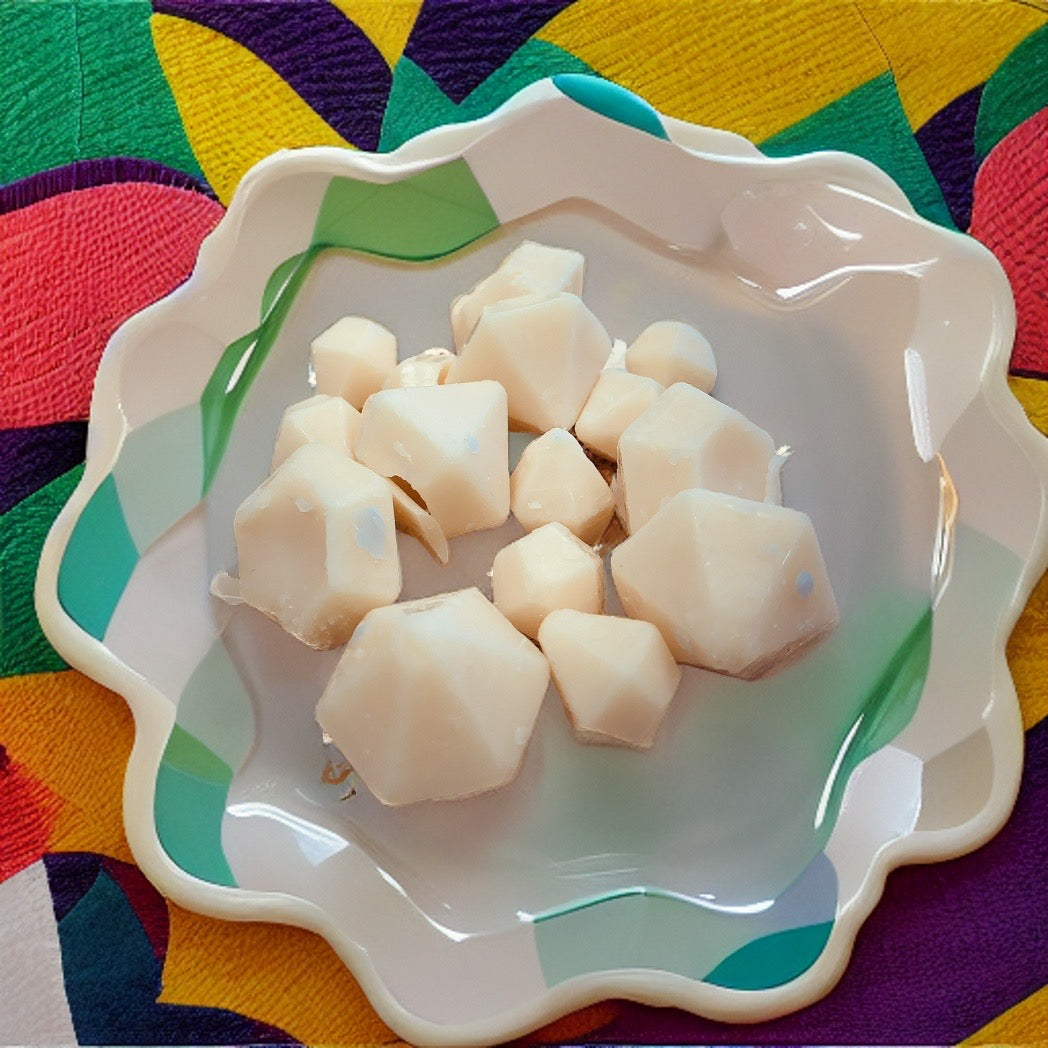 Couture Candlez by Jewelz luxury wax melts with notes of lemon, sage, & vanilla (Ghana Glam)