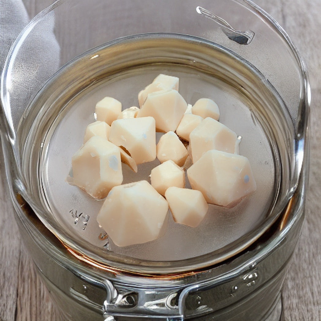 Couture Candlez by Jewelz luxury wax melts with notes of lemon, sage, & vanilla (Ghana Glam)